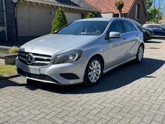 Schadeauto Mercedes A-klasse 180 CDI NAVI CAMERA BI XENON PDC 2015/2