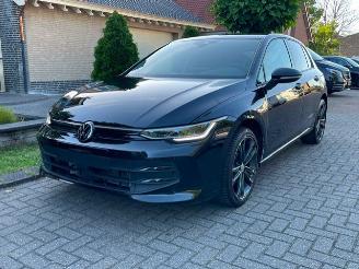 Schadeauto Volkswagen Golf 1.5 eTSI DSG NAVI CAMERA PDC 2025/8