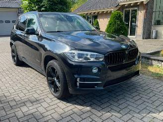Schadeauto BMW X5 XDrive 30d PANO CAMERA NAVI LED 2016/10