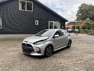 skadebil auto Toyota Yaris 1.5 HYBRIDE AUTOMAAT NAVI CLIMA CAMERA HEAD UP B.J 08-2022 2022/8