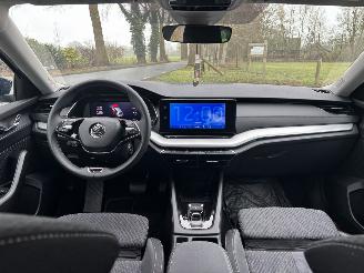 Skoda Octavia TSI AUTOMAAT HYBRIDE NAVI CLIMA VIRT DASH CAMERA TREKHAAK LED B.J 12-2024 picture 10