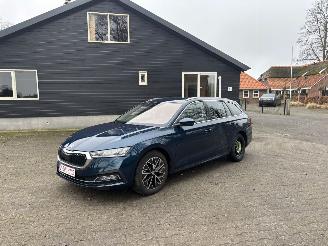 uszkodzony samochody osobowe Skoda Octavia TSI AUTOMAAT HYBRIDE NAVI CLIMA VIRT DASH CAMERA TREKHAAK LED B.J 12-2024 2024/12