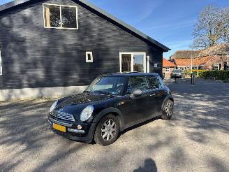damaged passenger cars Mini Mini ONE 1.6 PANORAMADAK B.J 2003 geen schade 2003/5