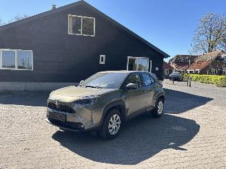 Vaurioauto  passenger cars Toyota Yaris Cross 125 PK DYNAMIQ AIRCO CAMERA B.J 07-2022 6300 KM !!!! 2022/7