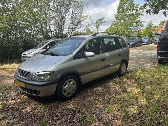 damaged passenger cars Opel Zafira 2.0 DIESEL COMFORT 7 PERSONEN B.J 2000 2000/1