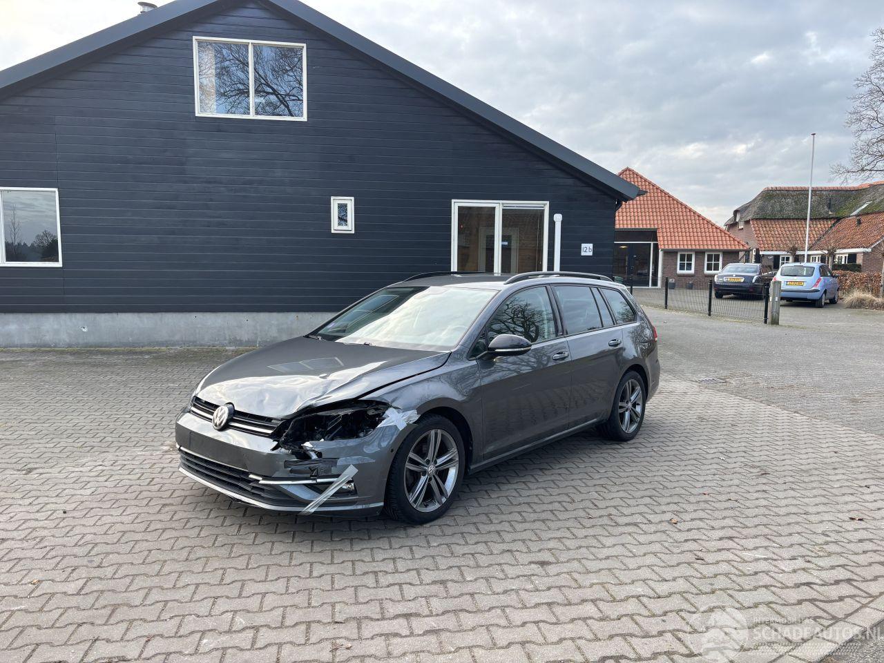 Volkswagen Golf VARIANT UNITED TSI 110 PK NAVI CLIMA CAMERA PDC PARK ASS B.J 2020