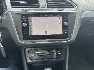 Volkswagen Tiguan 1.5 AUTOMAAT 150 PK NAVI CLIMA CAMERA VIR Dashboard LED TREKHAAK B.J 2024 picture 13