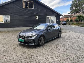 Coche accidentado BMW 1-serie 118 M SPORT 6 BAK NAVI CLIMA PDC LED B.J 2020 2020/1