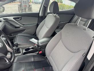 Hyundai Elantra  picture 15