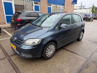 krockskadad bil auto Volkswagen Golf plus 1.6 FSI Optive 2007/11