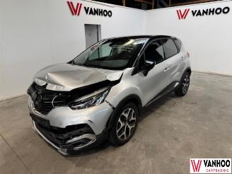 krockskadad bil auto Renault Captur  2019/1