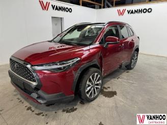 damaged passenger cars Toyota Corolla CROSS 2025/9