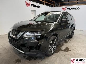 damaged passenger cars Nissan X-Trail  2021/4