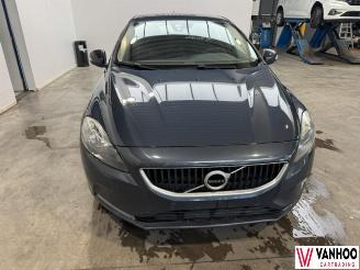Volvo V-40  picture 3