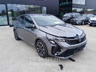 skadebil auto Renault Clio V TECHNO 2024/6