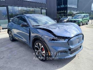 skadebil auto Ford Mustang MACH-E PREMIUM 2024/3