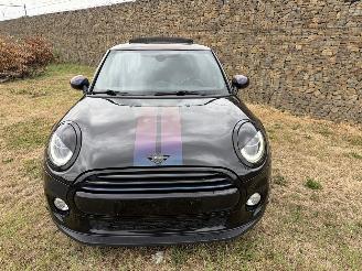 damaged passenger cars Mini Cooper AUTOMATIC -- FULL OPTION 2018/1