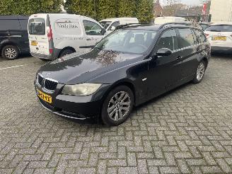 Damaged car BMW 3-serie 318i business line 129PK!!! 2007/7