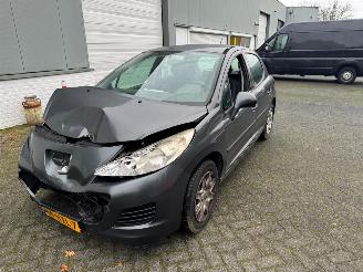 krockskadad bil auto Peugeot 207 1.4 Vti Xline 2010/12