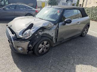 Voiture accidenté Mini  1.5 Cooper Chili Cabrio 2019/11