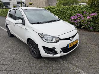 Hyundai I-20 1.2i i-Deal picture 2