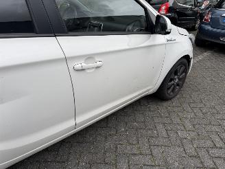 Hyundai I-20 1.2i i-Deal picture 4