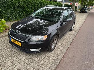 Unfallwagen Skoda Octavia 1.6 TDI Greenline Businessline 2014/12