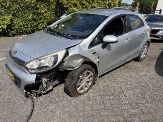 Auto incidentate Kia Rio 1.2 CVVT Comfort Pack 2012/4