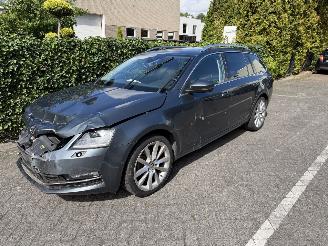 krockskadad bil auto Skoda Octavia 1.0 TSI Greentech Style Business search 2018/1