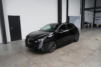 Schadeauto Peugeot 208 ALLURE PACK 2025/11