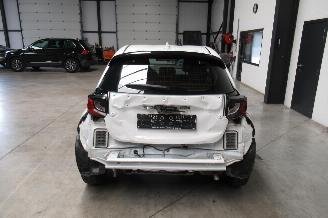 Toyota Yaris HYBRID picture 4