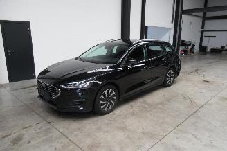 damaged passenger cars Ford Focus TITANIUM 2023/10