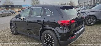 Mercedes GLA 180 Automaat*LED*Trekhaak*Digitaal display*Comfort stoelen*Parkeerpaket met camera*Navigatie*Apple Carplay*MBUX* picture 6