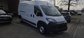 Schadeauto Peugeot Boxer HDI 140 L3H2 Automaat Nieuw model 2025/1