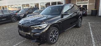 uszkodzony samochody osobowe BMW X5  2020/10