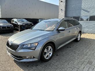 uszkodzony samochody osobowe Skoda Superb SKODA SUPERB 1.6D DSG 2019 2019/7