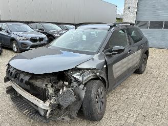 Voiture accidenté Citroën C4 cactus CITROEN C4 CACTUS 1.6D 2016 SLOOP 2016/10