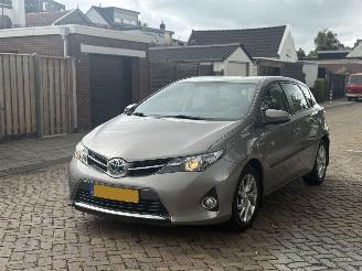 Damaged car Toyota Auris 1.8 Hybrid Aspiration 2013/1