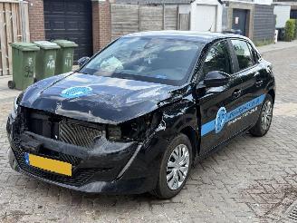 krockskadad bil auto Peugeot 208 .2 PureTech Active 2021/1