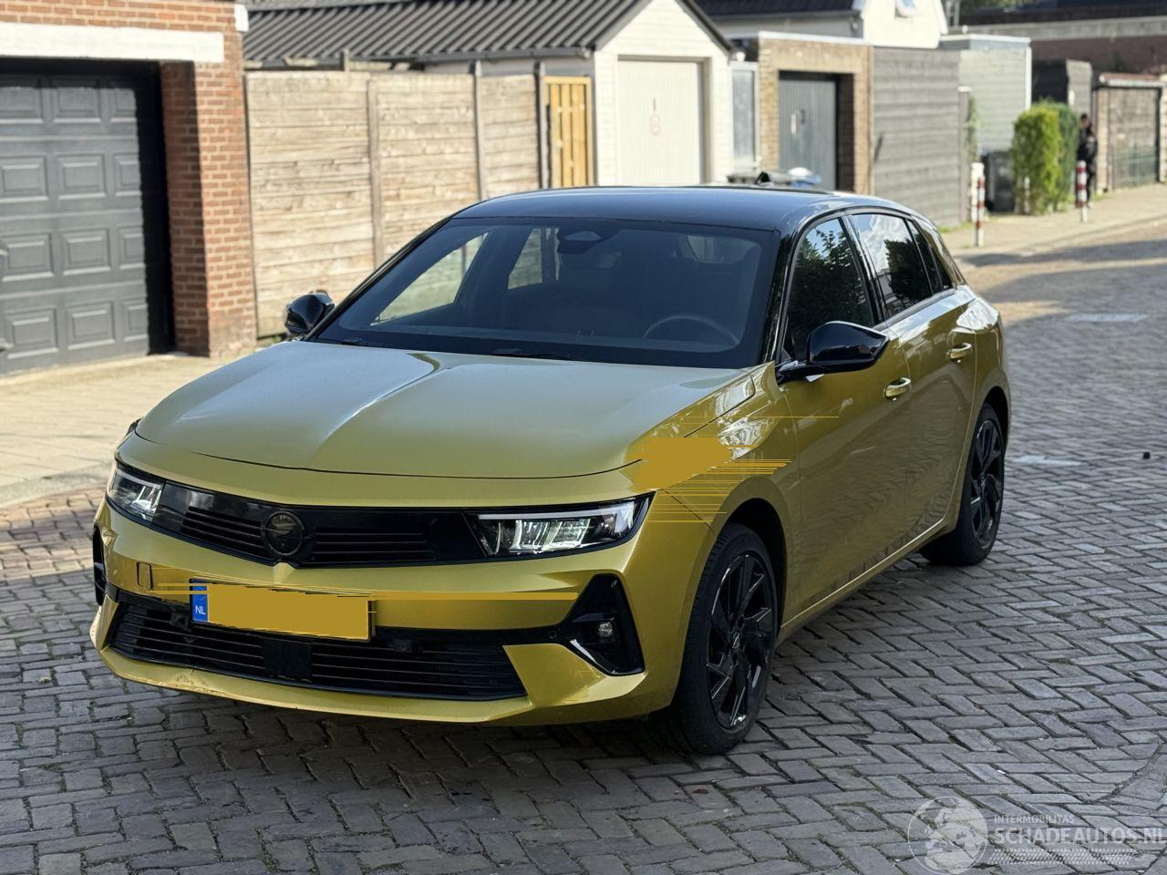 Opel Astra 1.2 Level 4