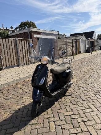 Avarii autoturisme Audi  VESPA LX 4T 2010/1