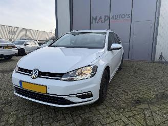 Schadeauto Volkswagen Golf 1.6 TDI AUTOMAAT EURO 6 2019/1