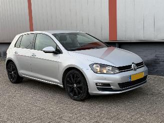 Voiture accidenté Volkswagen Golf 1.6 TDI 2017/1
