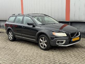 Damaged car Volvo Xc-70 2.4 D5 AUTOMAAT 2009/1