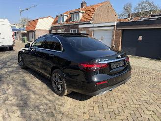 Mercedes E-klasse 300de 4 Matic AMG PANO picture 13