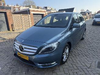 krockskadad bil auto Mercedes B-klasse 180 CDI NAP! 2013/1