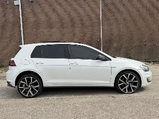 Volkswagen Golf 1.4 TSI GTE PANO picture 3
