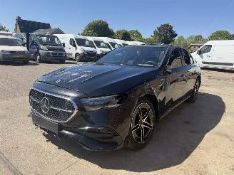 Schadeauto Mercedes E-klasse E220d LIMO AMG PANO 2025/1