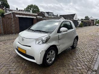 skadebil auto Toyota iQ 1.0 VVTI NAP 2011/1