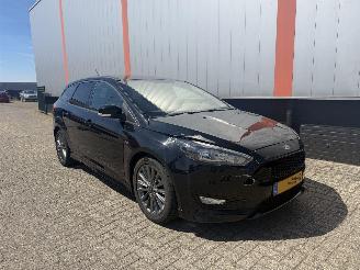 skadebil auto Ford Focus 1.0 Titanium ST Line 2016/1